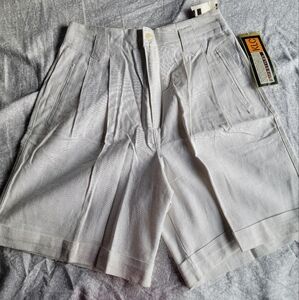 New Old Stock! Vintage Kikomo 1990s Shorts (Pleated Front)